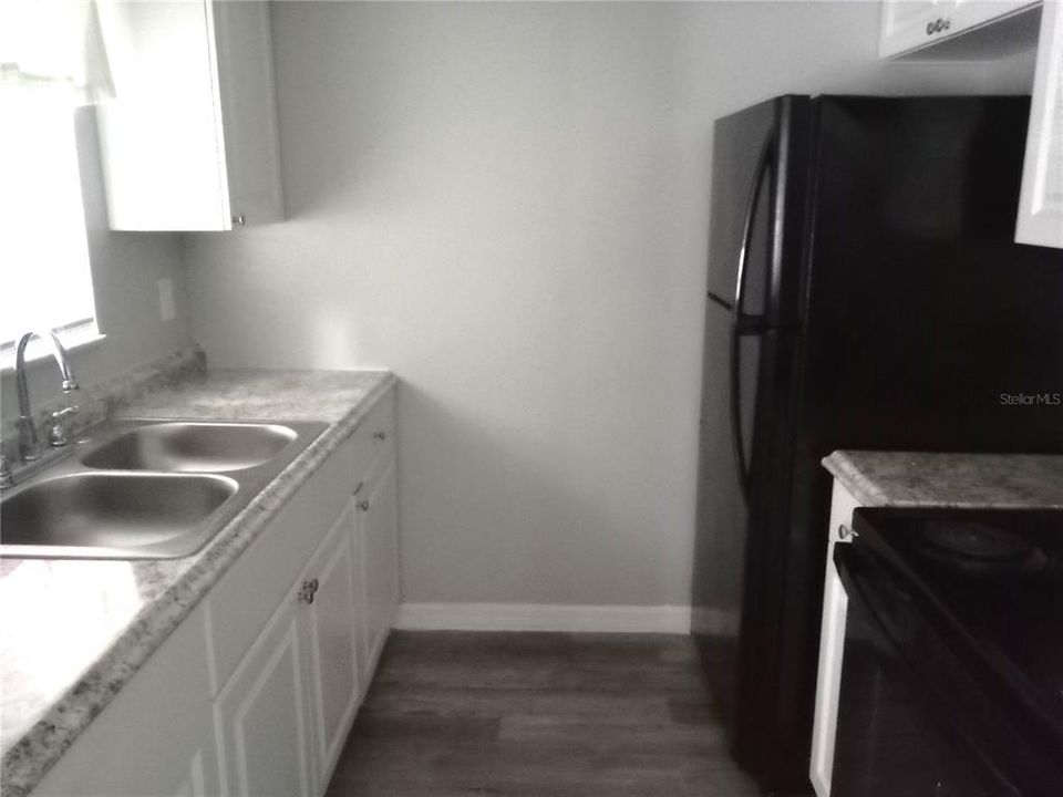 For Rent: $1,050 (2 beds, 1 baths, 800 Square Feet)