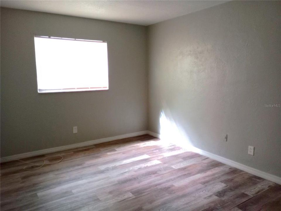 For Rent: $1,050 (2 beds, 1 baths, 800 Square Feet)