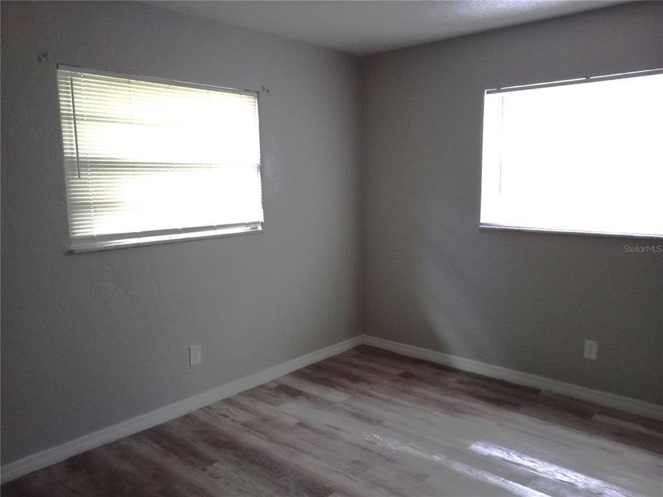 For Rent: $1,050 (2 beds, 1 baths, 800 Square Feet)