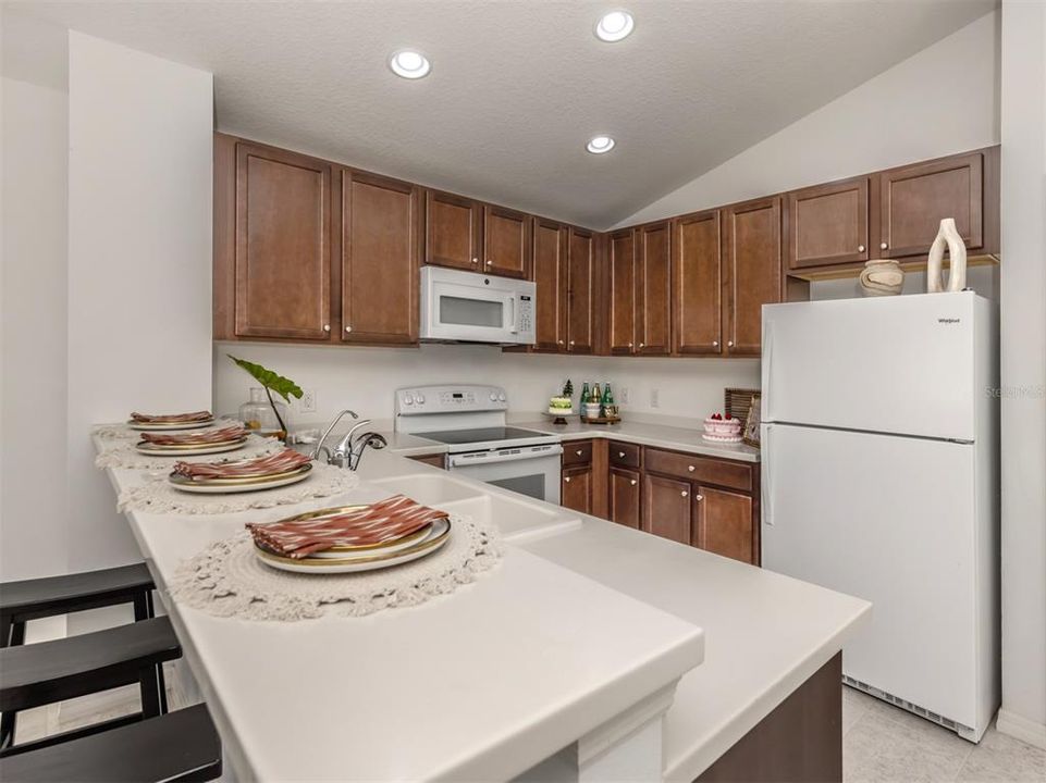 For Sale: $312,000 (2 beds, 2 baths, 1080 Square Feet)