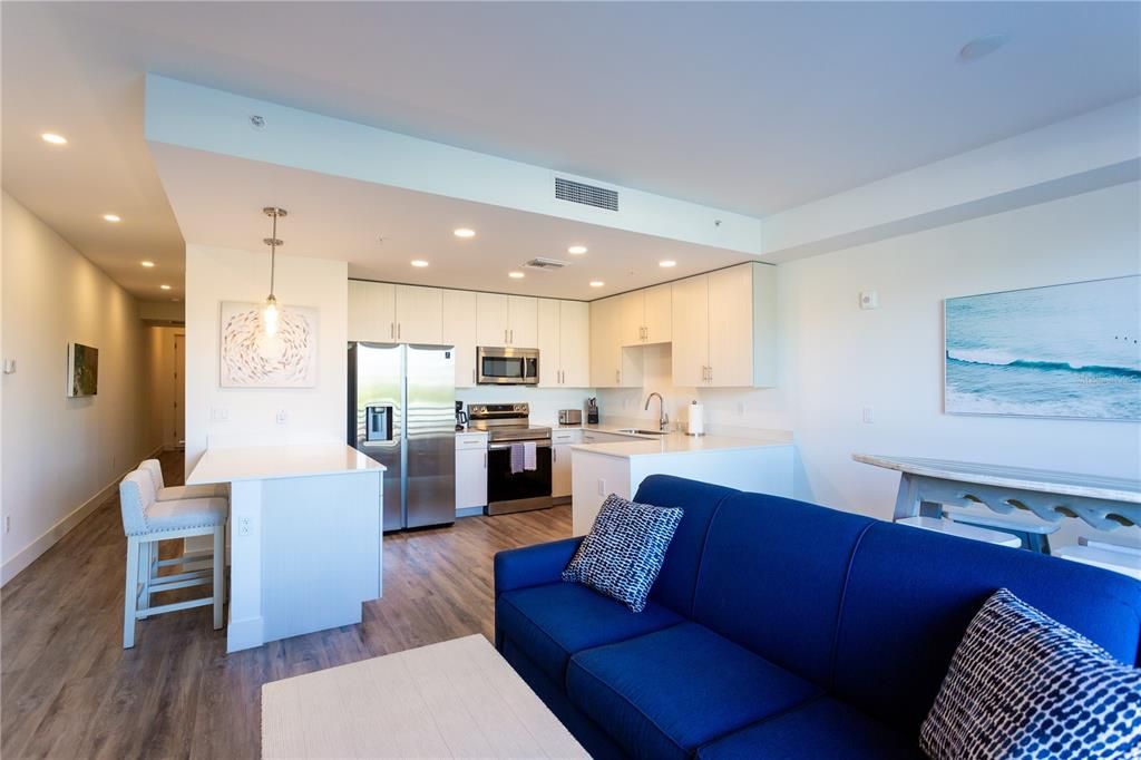 For Sale: $635,000 (1 beds, 1 baths, 855 Square Feet)