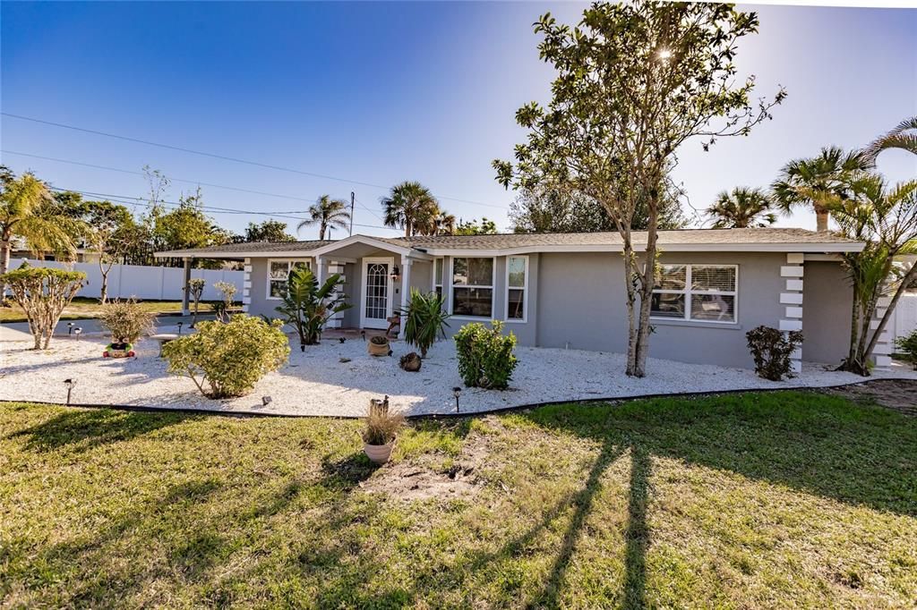 For Sale: $359,900 (3 beds, 2 baths, 1291 Square Feet)