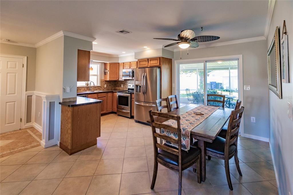 For Sale: $359,900 (3 beds, 2 baths, 1291 Square Feet)