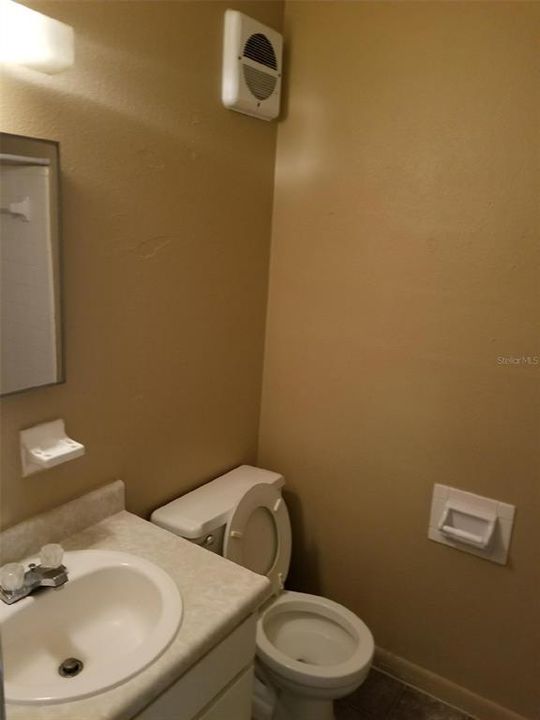 For Rent: $1,100 (1 beds, 1 baths, 525 Square Feet)