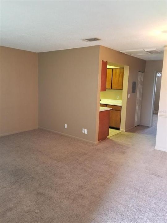 For Rent: $1,100 (1 beds, 1 baths, 525 Square Feet)