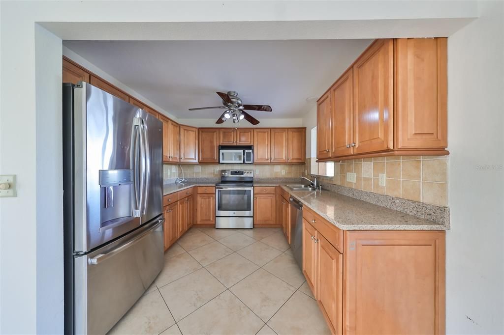 For Sale: $380,000 (2 beds, 2 baths, 1894 Square Feet)