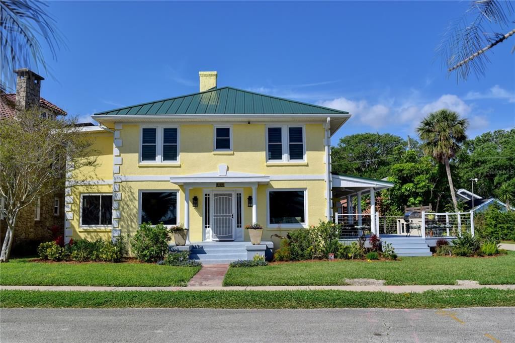 For Sale: $989,500 (3 beds, 3 baths, 2124 Square Feet)