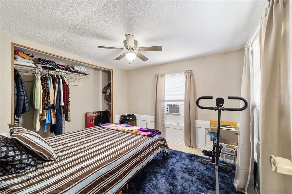 For Sale: $140,000 (2 beds, 1 baths, 784 Square Feet)