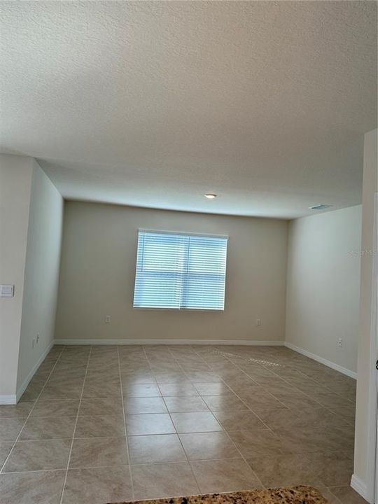 For Rent: $1,800 (3 beds, 2 baths, 1605 Square Feet)