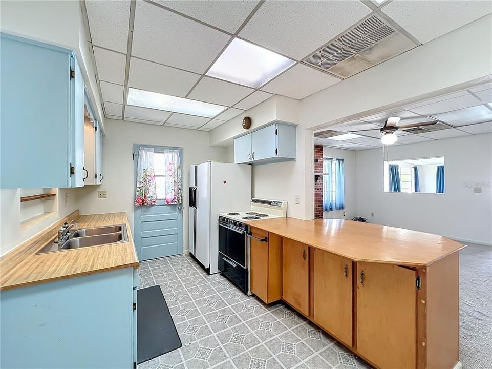 For Sale: $359,000 (3 beds, 2 baths, 2376 Square Feet)