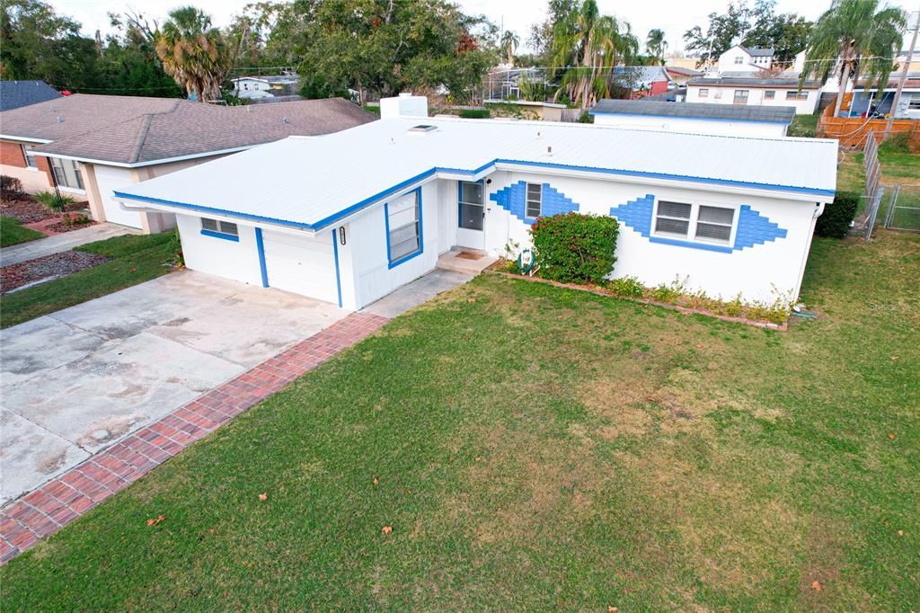 For Sale: $359,000 (3 beds, 2 baths, 2376 Square Feet)