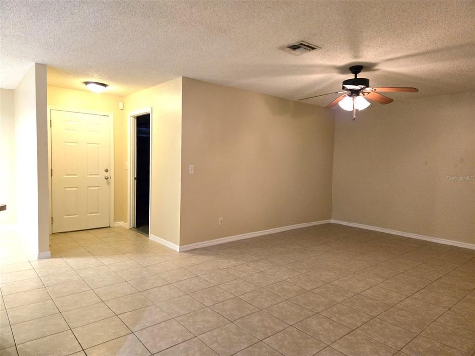 For Sale: $175,000 (2 beds, 2 baths, 1062 Square Feet)