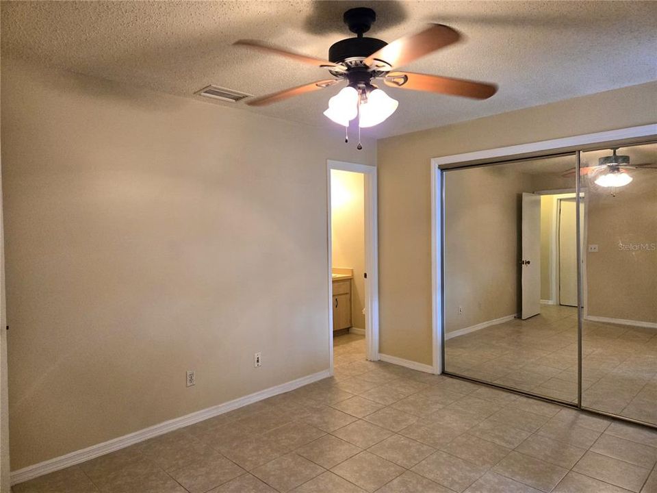 For Sale: $175,000 (2 beds, 2 baths, 1062 Square Feet)