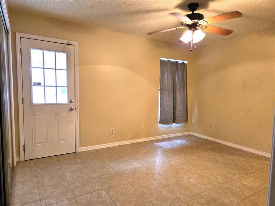 For Sale: $175,000 (2 beds, 2 baths, 1062 Square Feet)