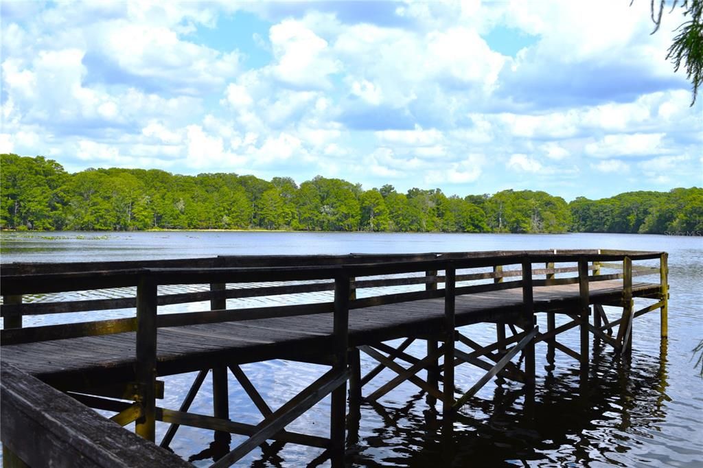 Public park / boat ramp near by