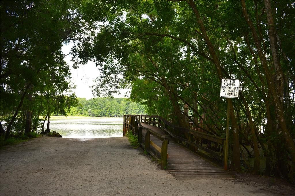 Public park / boat ramp near by