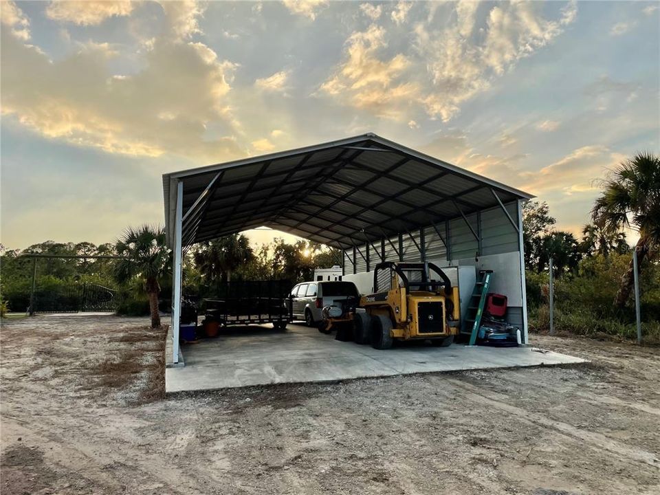 RV or tandum Carport next to back gate