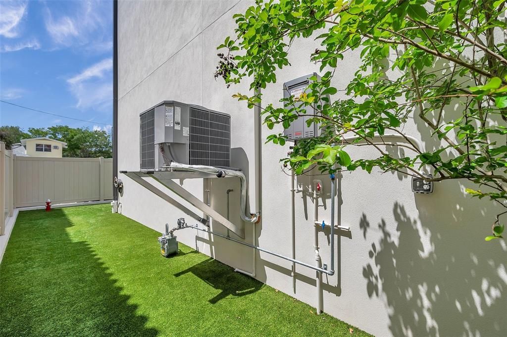 Private Backyard, completely fenced in