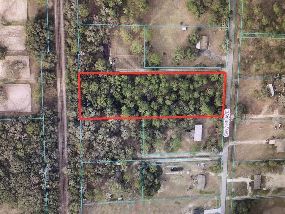 На продажу: $72,000 (2.03 acres)