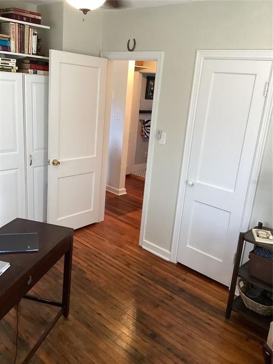 For Sale: $479,900 (2 beds, 1 baths, 875 Square Feet)