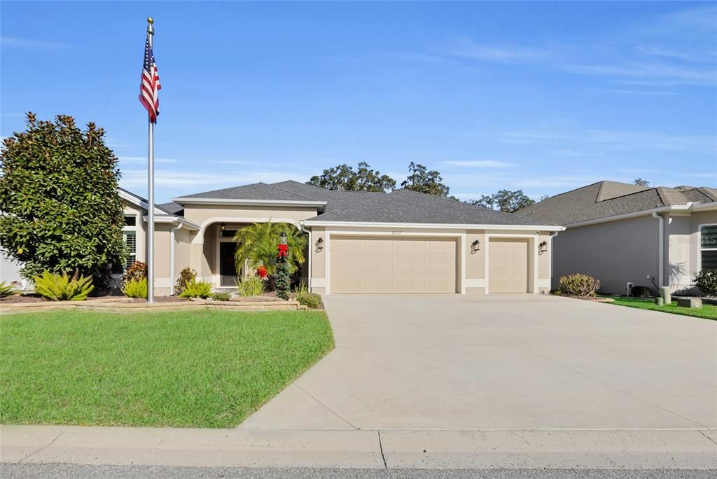 For Sale: $1,150,000 (3 beds, 2 baths, 2178 Square Feet)