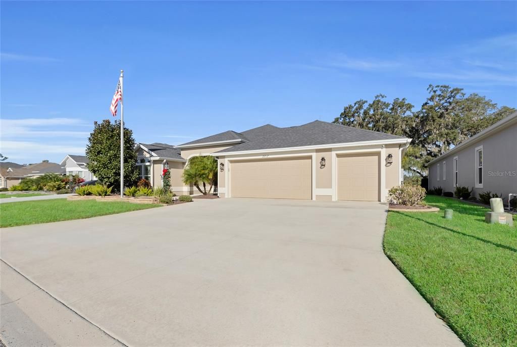 For Sale: $1,150,000 (3 beds, 2 baths, 2178 Square Feet)