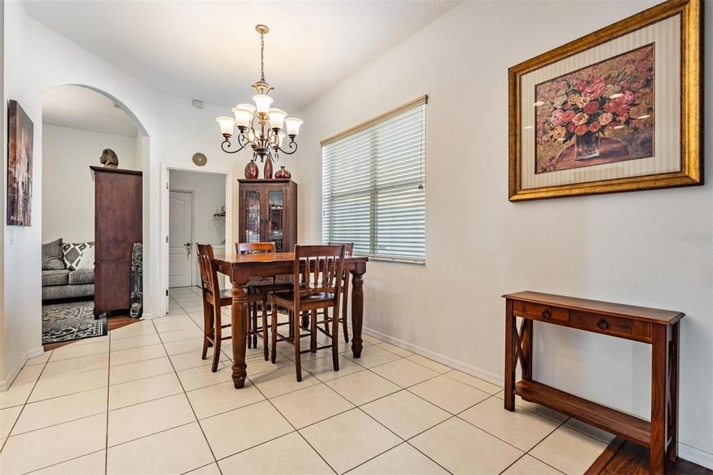 For Sale: $325,000 (3 beds, 2 baths, 1842 Square Feet)