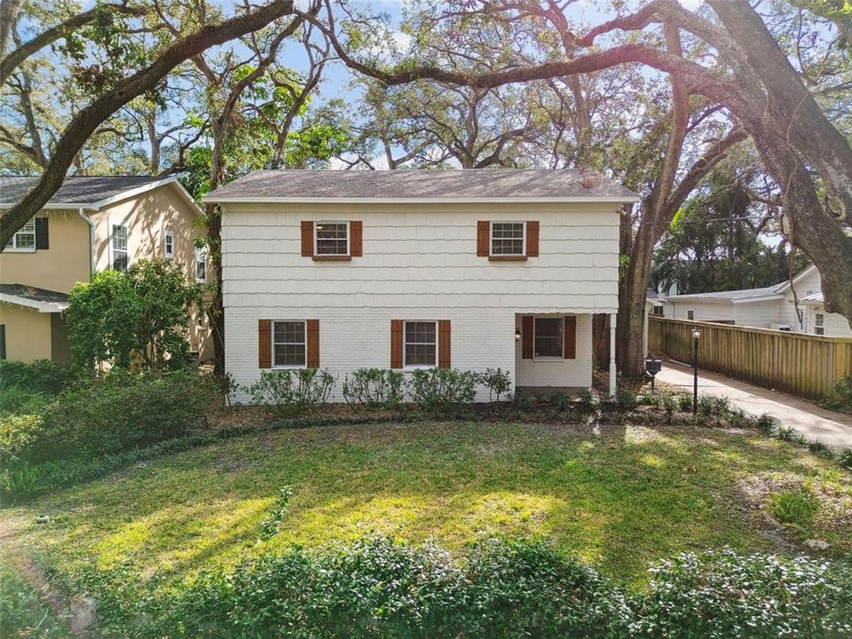 For Sale: $985,000 (4 beds, 2 baths, 2355 Square Feet)