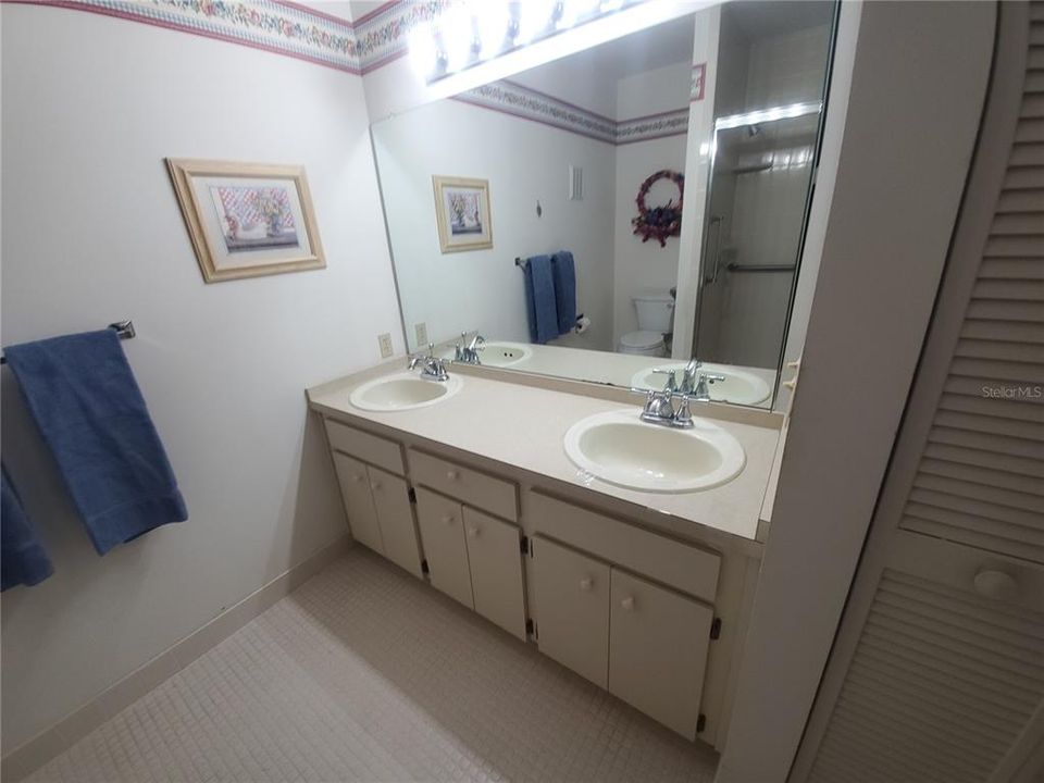 For Sale: $279,000 (2 beds, 2 baths, 1400 Square Feet)