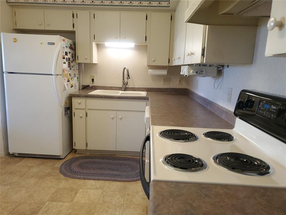 For Sale: $279,000 (2 beds, 2 baths, 1400 Square Feet)