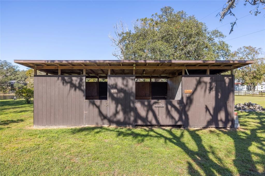 2 stall horse barn with tack room