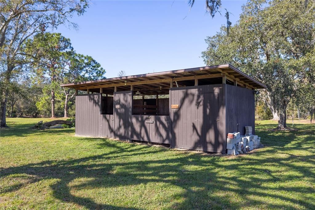 2 stall horse barn with tack room