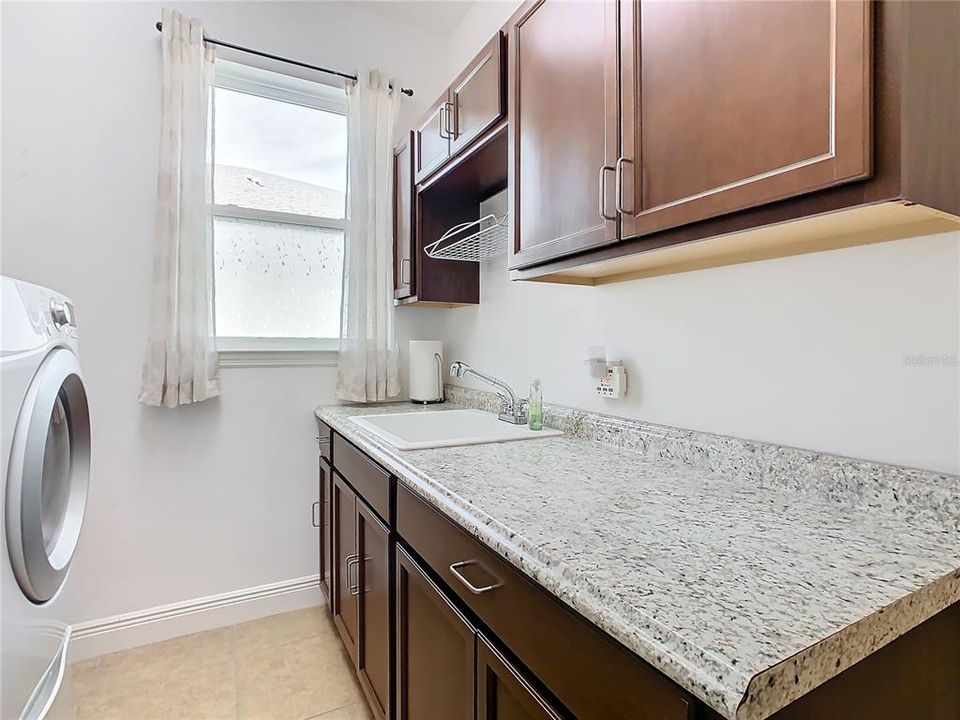 Cabinetry & Sink in Laundry Room