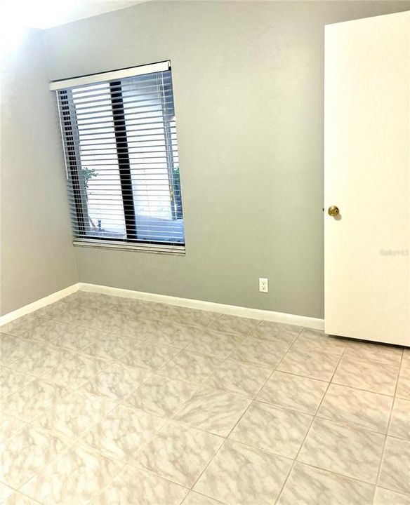 Guest bedroom with garden view