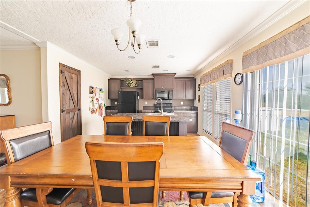 For Sale: $329,000 (4 beds, 2 baths, 1872 Square Feet)