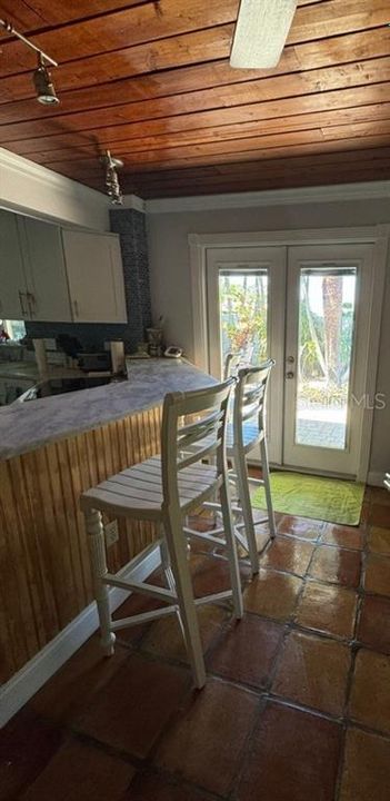 Kitchen sitting area.