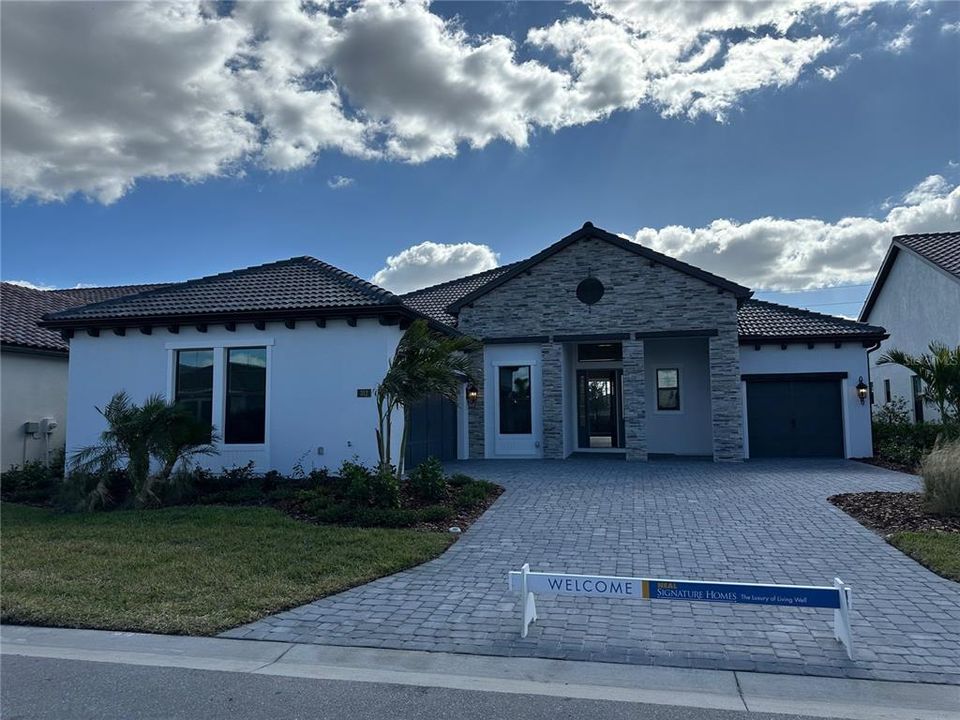 Recently Sold: $1,027,500 (3 beds, 3 baths, 2855 Square Feet)