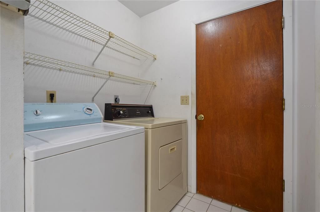 For Sale: $229,000 (2 beds, 1 baths, 1121 Square Feet)