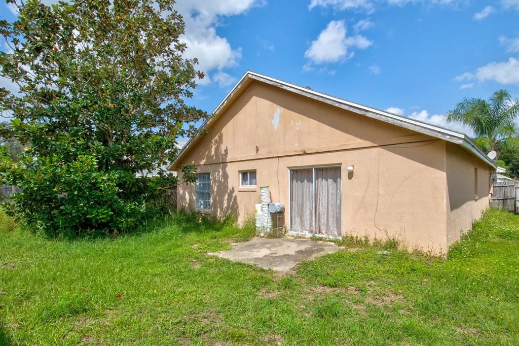 For Sale: $265,000 (3 beds, 2 baths, 1553 Square Feet)