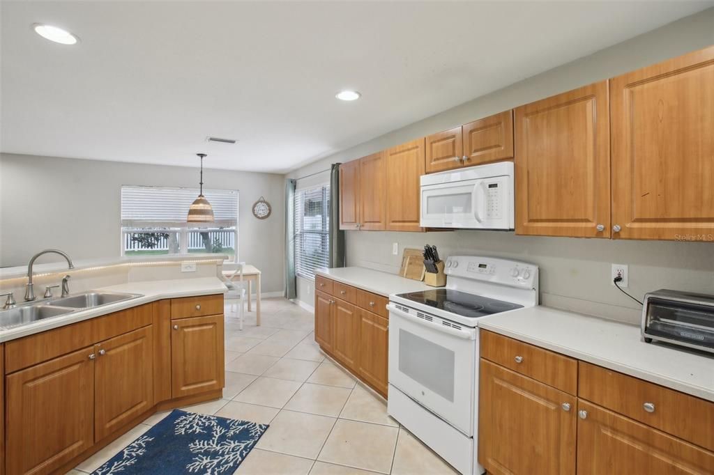 For Sale: $365,000 (3 beds, 2 baths, 1697 Square Feet)