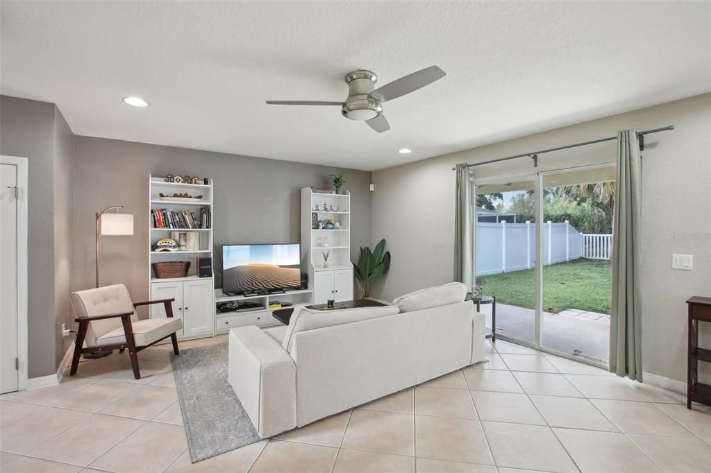 For Sale: $365,000 (3 beds, 2 baths, 1697 Square Feet)