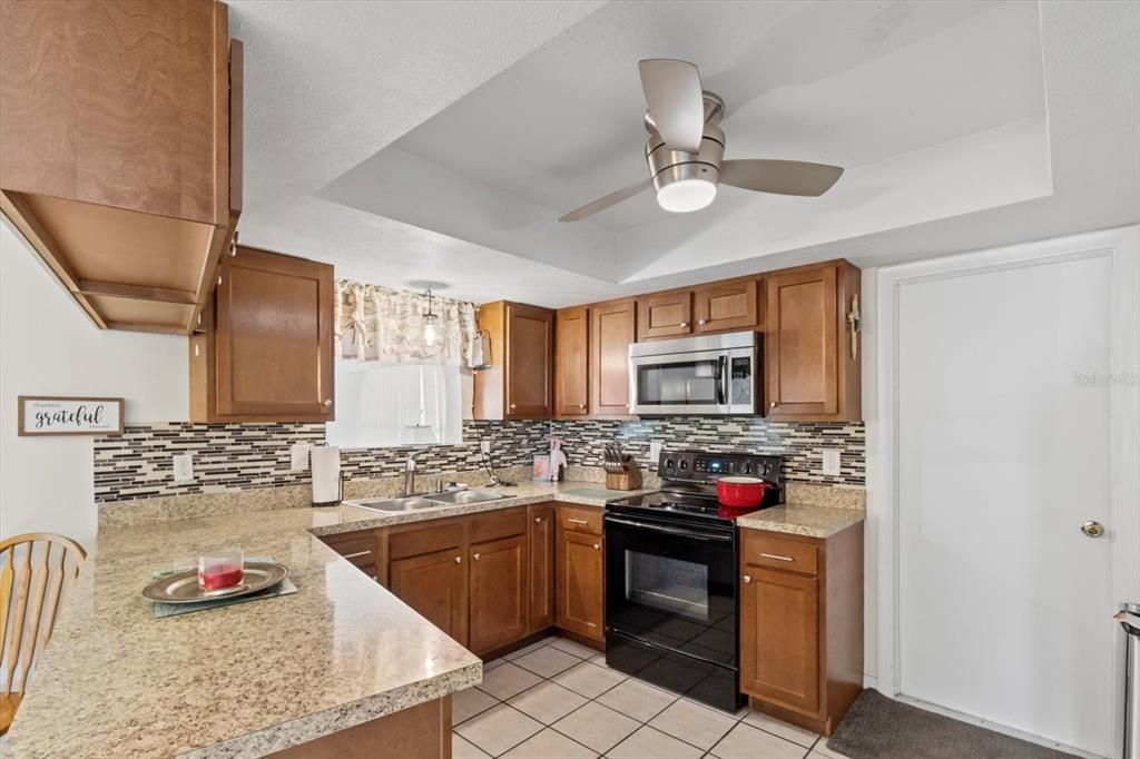 For Sale: $245,000 (2 beds, 2 baths, 1436 Square Feet)