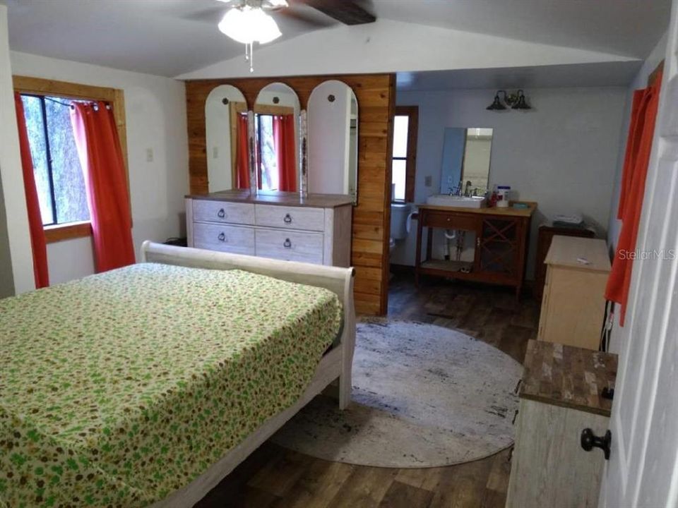 For Sale: $169,000 (3 beds, 2 baths, 1144 Square Feet)