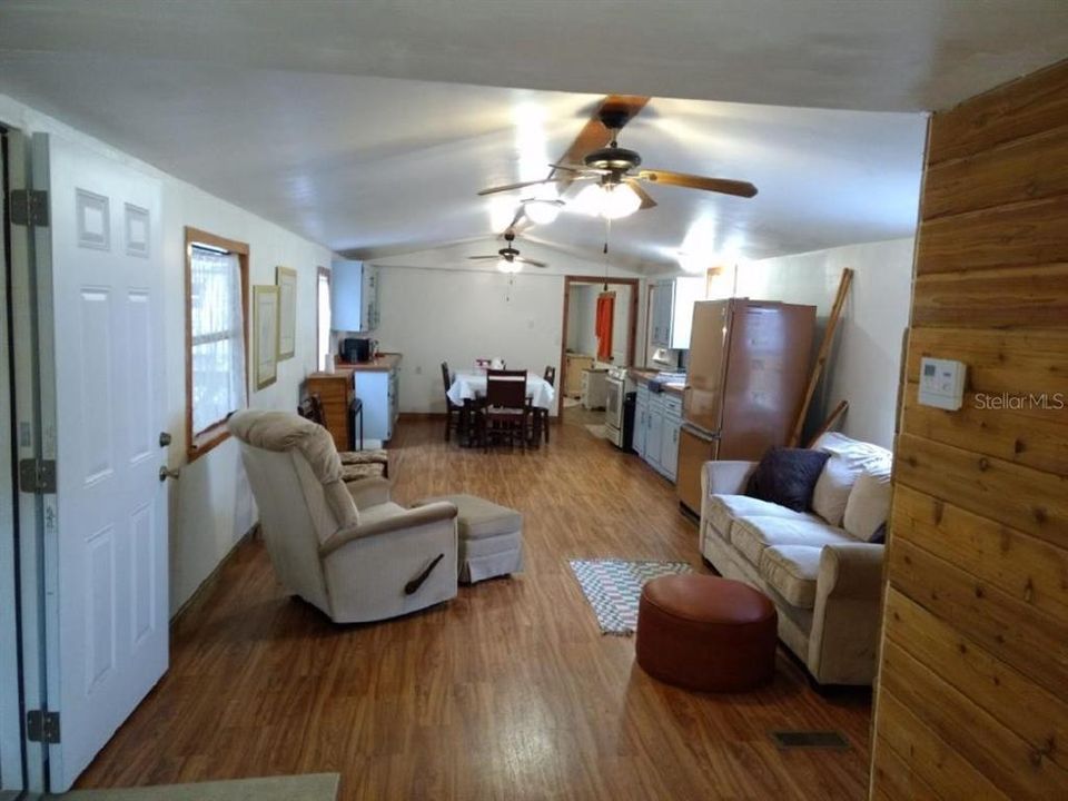 For Sale: $169,000 (3 beds, 2 baths, 1144 Square Feet)