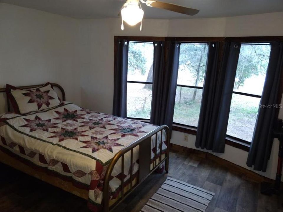 For Sale: $169,000 (3 beds, 2 baths, 1144 Square Feet)