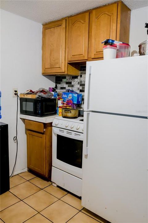 For Sale: $225,000 (2 beds, 1 baths, 631 Square Feet)