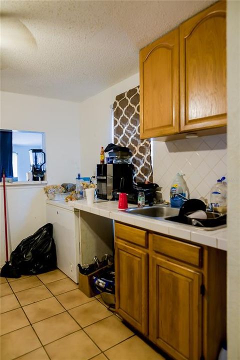 For Sale: $225,000 (2 beds, 1 baths, 631 Square Feet)