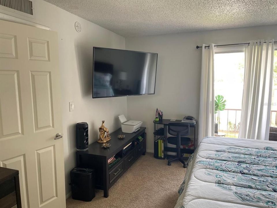 For Sale: $205,000 (2 beds, 2 baths, 1252 Square Feet)