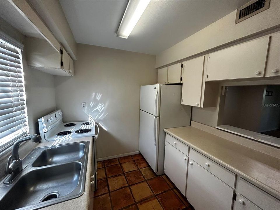 For Sale: $175,000 (2 beds, 1 baths, 1088 Square Feet)