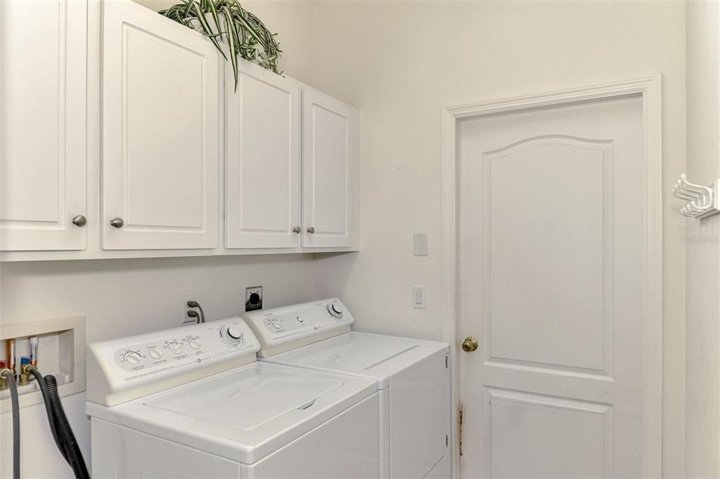 For Sale: $259,000 (2 beds, 2 baths, 1341 Square Feet)